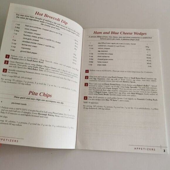 Pampered Chef Recipes 2001 Seasons Best Vintage Cookbook Booklet Canadian - Picture 4 of 9